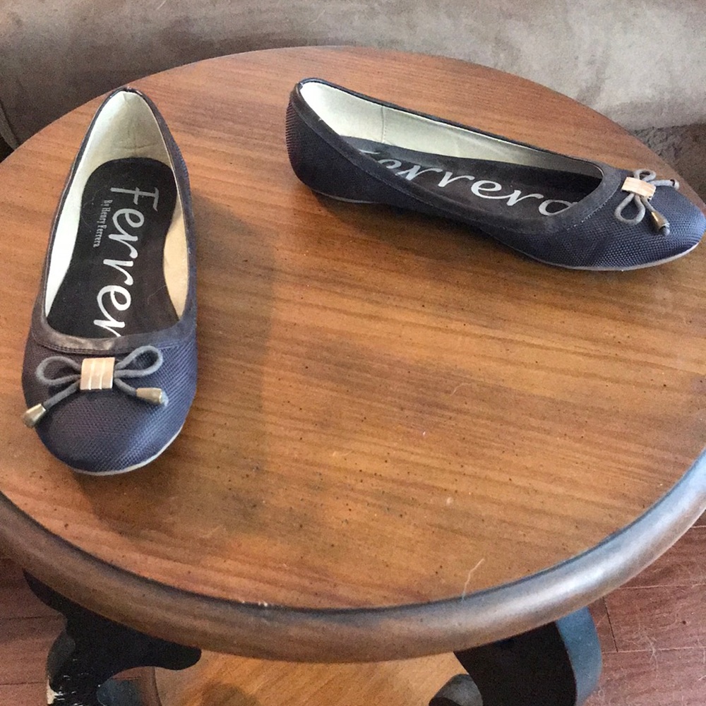 Shoes - Picture 2 of 4